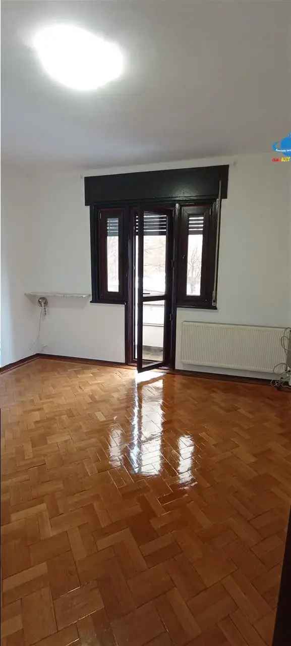 Inchiriere apartament 5 camere zona Victoriei Titulescu