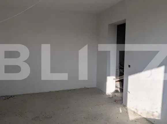 Apartament de 3 camere, 62 mp, zona Podu Roș