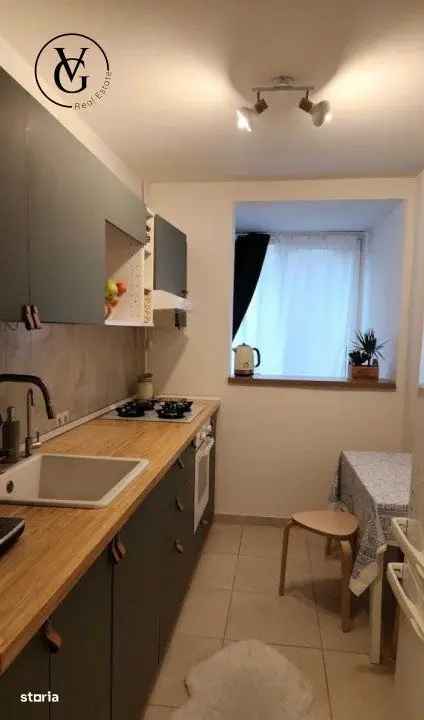 Apartament de vânzare renovat cu 2 camere în zonă accesibilă