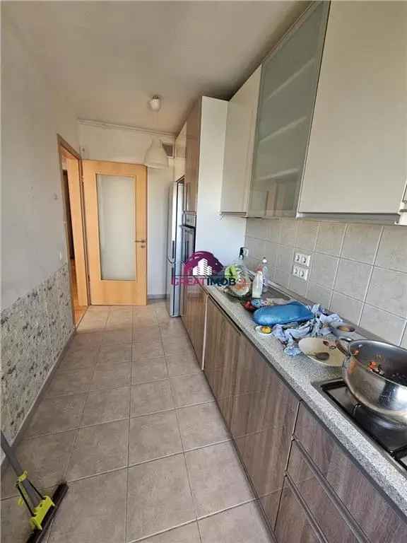 Apartament de inchiriat