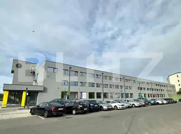 Clădire Multifuncțională 6400 mp de Vânzare