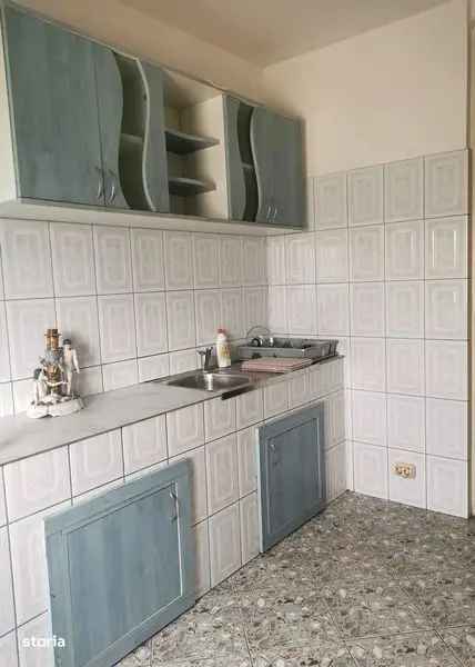 Vand apartamente 3 camere pe strada Pompierilor aproape de gradinita