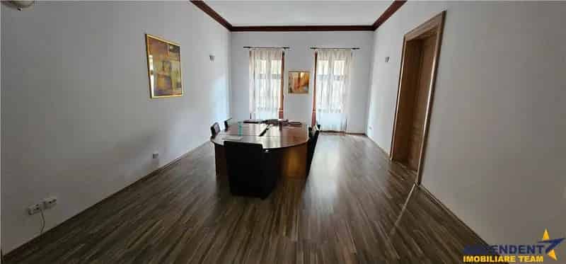 Imobil Comercial 125 mp Centrul Istoric Brasov Parcare