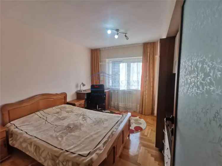 Apartament cu 3 camere, Centru, Etaj Intermediar, i3c611