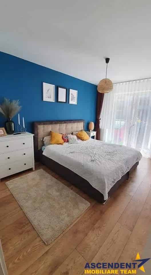 Apartament 3 camere de vanzare 76mp plus balcon