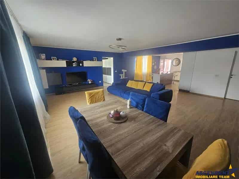 Casa Sanpetru Brasov 2 Dormitoare Garaj Curte Amenajata