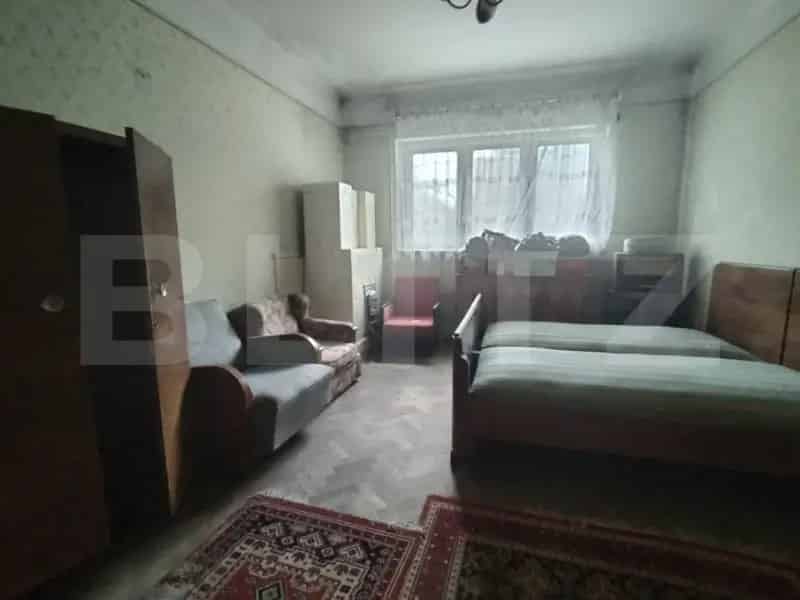 Apartament 4 Camere Parter Pivnita Garaj Zona Vila Tos