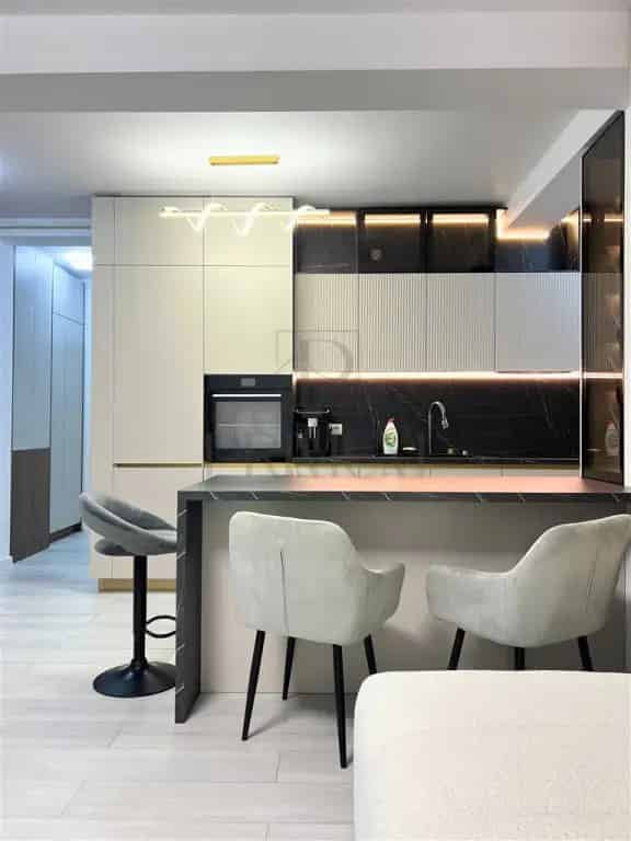 Apartament 2 Camere Giroc Etaj 1 Lux Parcare Privata