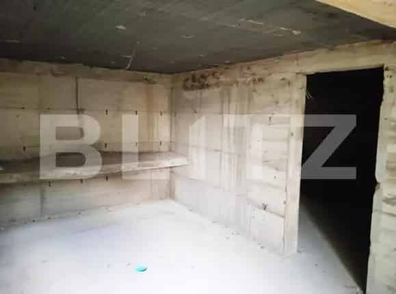 Teren Intravilan 498 mp Burdujeni - Constructie Incepută