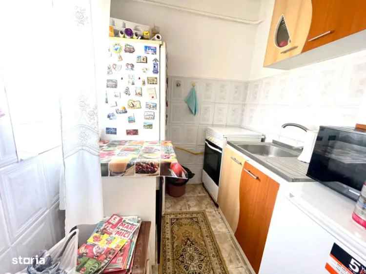 Vânzare apartament 2 camere mobilat în zona Cora Carrefour