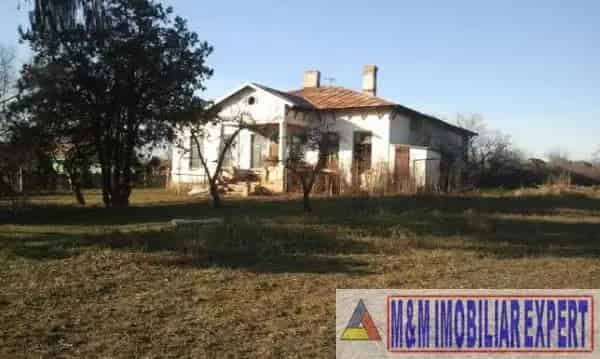 Conac Boieresc 6 camere, 6500mp teren - Renovari