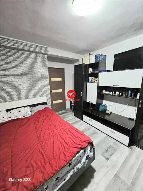 Apartament 4 Camere Decomandat Etaj 2 Renovata Recent Faleza Sud