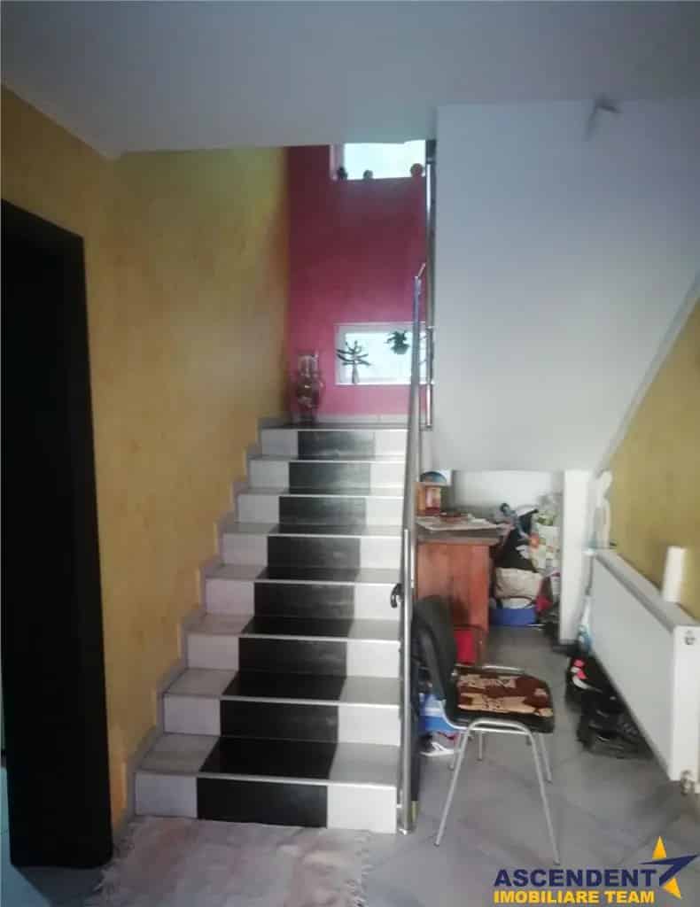 Vila 5 camere Timisu de Jos 210mp