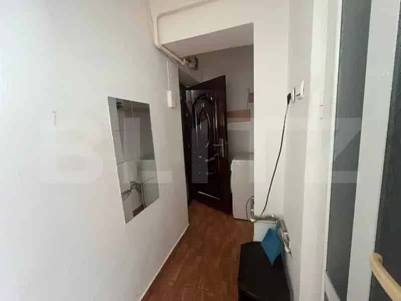 Apartament 2 Camere 9 Mai Etaj Intermediar Renovari