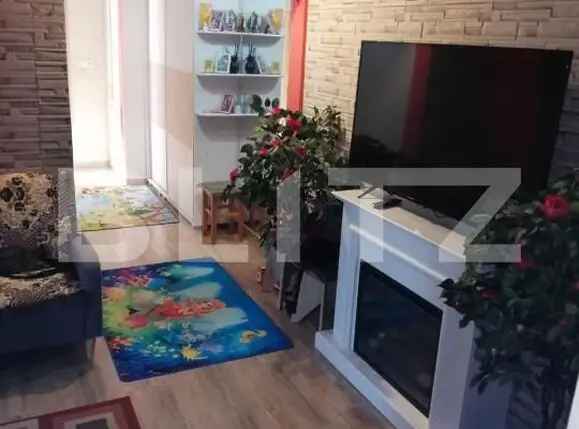 Apartament de 3 camere, decomandat, Rogerius