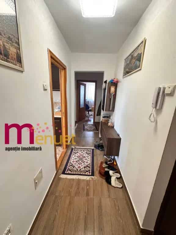 Apartament 3 camere Piata Noua  - Mobilat si Decomandat