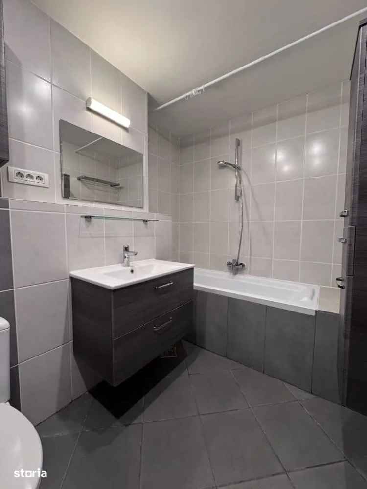 Vand apartamente 2 camere Uranus Plaza cu balcon si 2 locuri de parcare