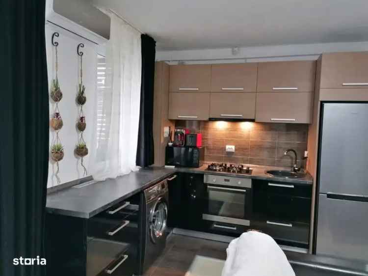 Vanzare apartament 3 camere Eroilor cu balcon si loc de parcare