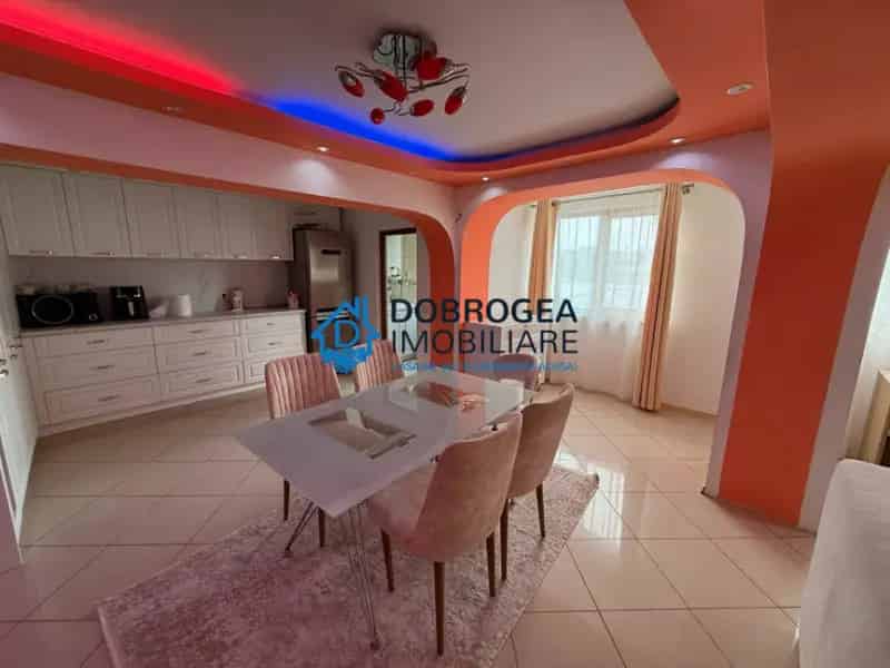 Apartament 3 camere Tulcea 117 mp mobilat renovat