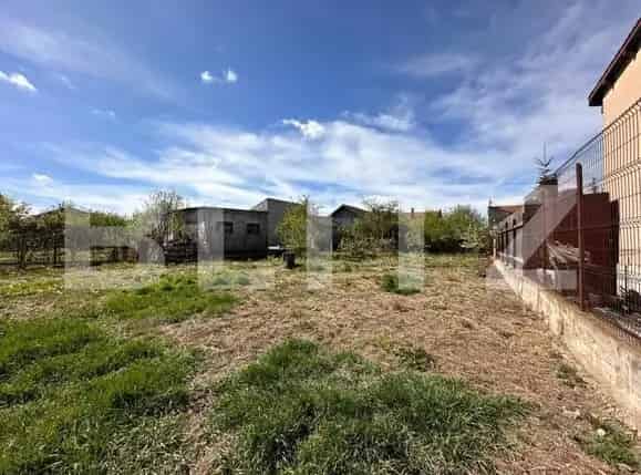 Teren de vanzare Iosia 930mp casa renovabila