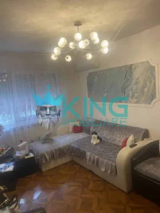 Apartament 4 camere Micro 39 Centrală proprie