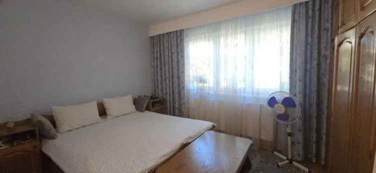 De vânzare Apartament 4 camere M16