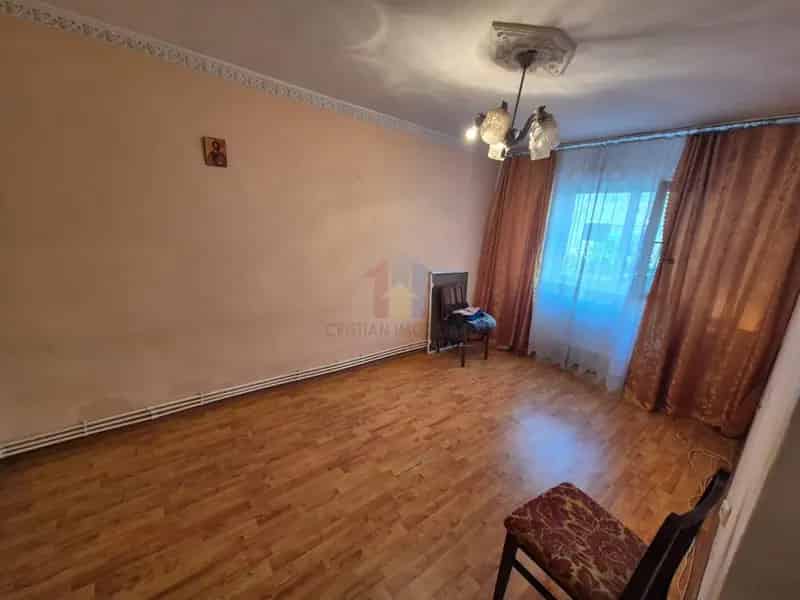 Apartament 3 camere Vidin - confort decomandat