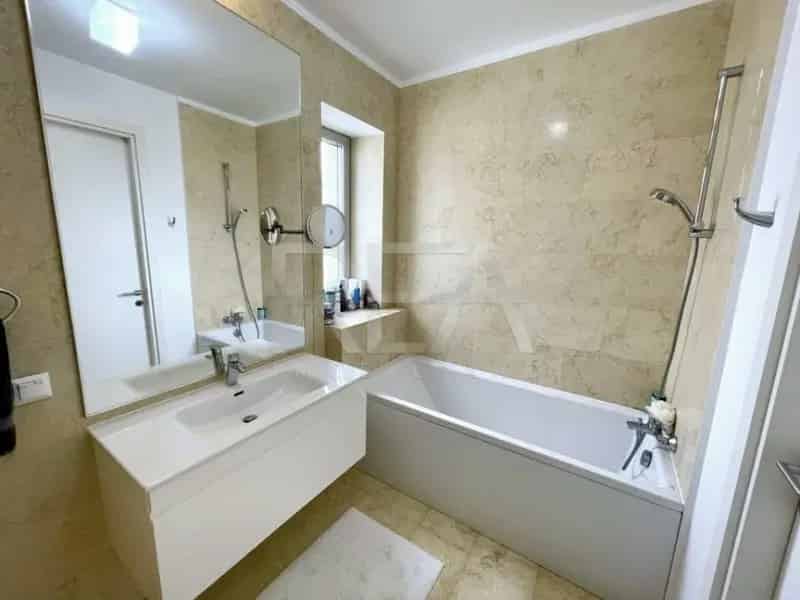 Luxuria 4 camere 109mp 2 parcari Metrou 1 Mai