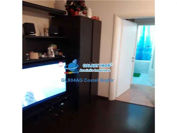 Vand apartament 3 camere Craiovei, etaj intermediar