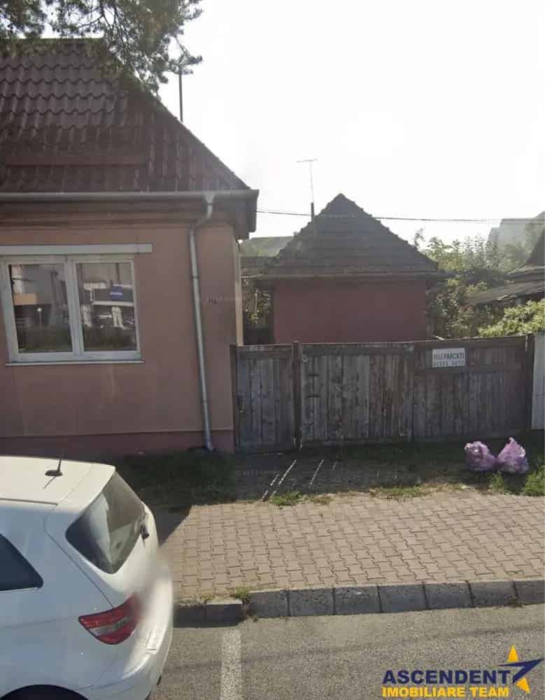 Doua Case cu Teren Comercial Targu Mures