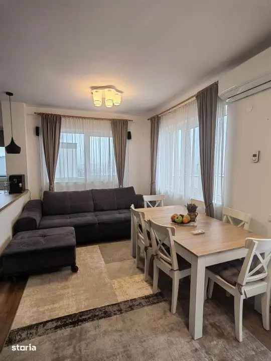 Vanzare penthouse cu 3 camere in zona VIVO cu terasa si parcare