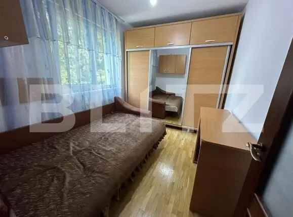 Apartament 4 camere, decomandat, 72 mp, zona Universității