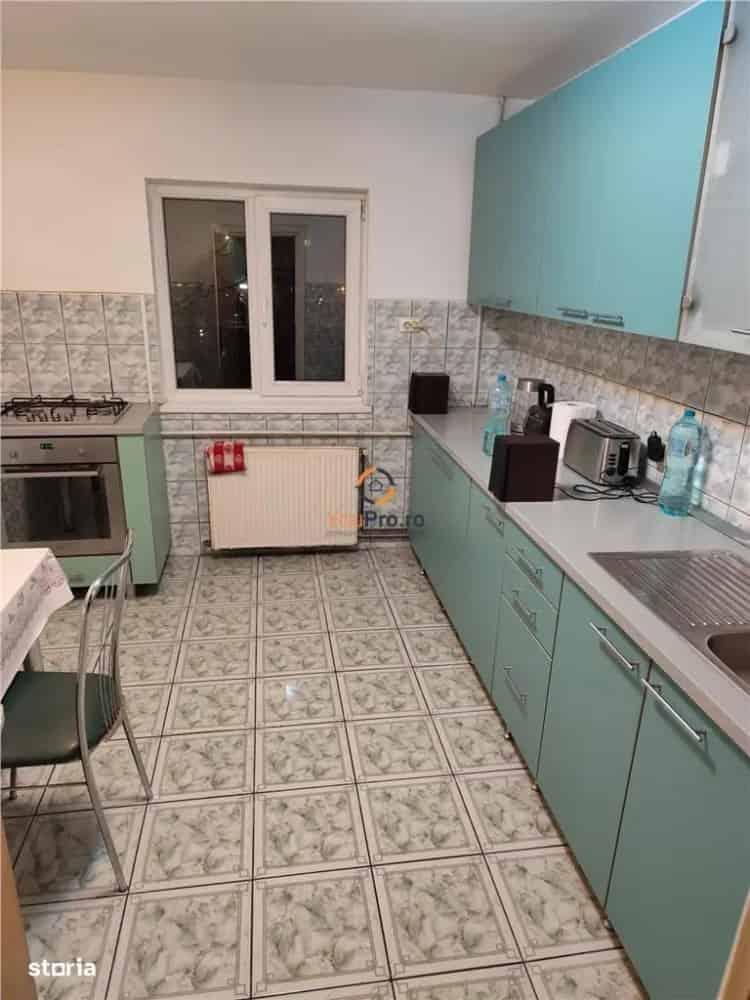 Apartament 4 camere etaj 2 cu vedere pe 3 parti zona Aradului