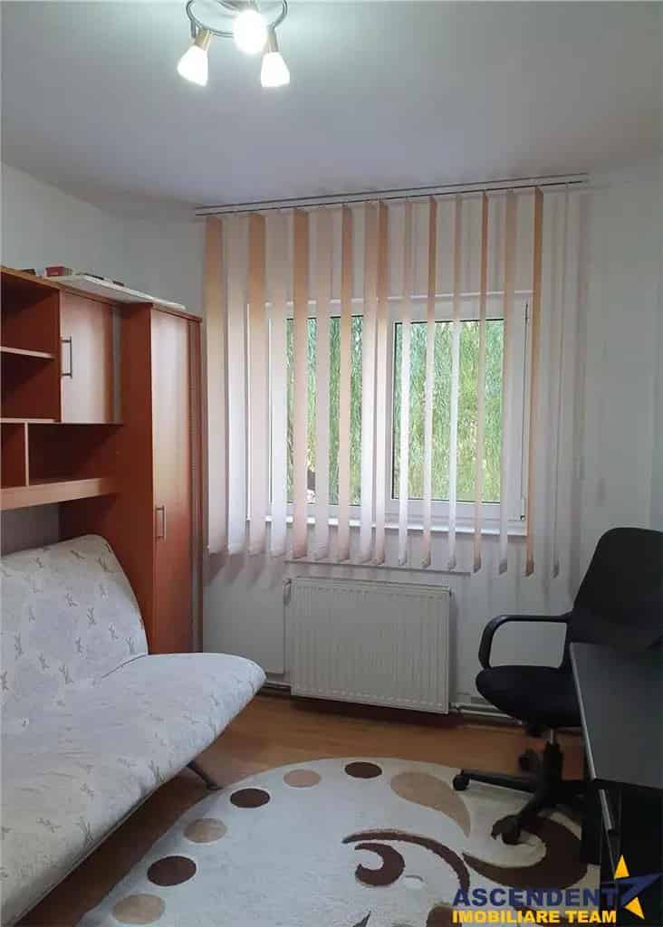 Apartament 4 camere Brasov Triaj