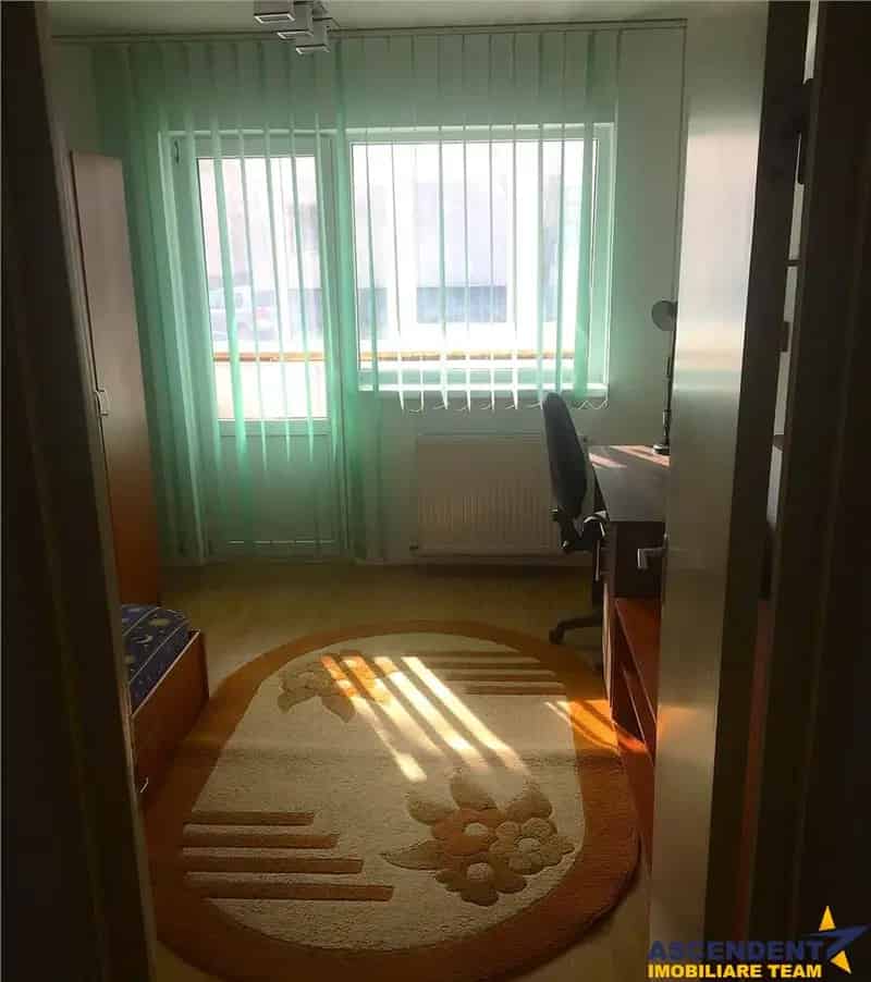 Apartament 3 camere Parter inalt 2 balcoane Mobilat Utilat