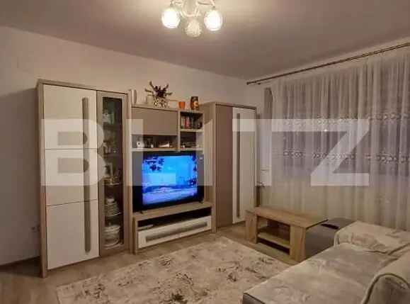 Apartament de vanzare, 3 camere, 63 mp, etaj 1, complet renovat, zona Micro II