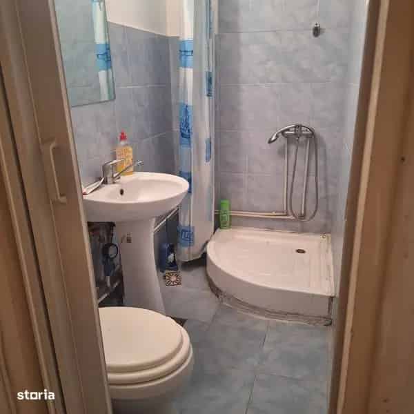 Vand apartament 2 camere