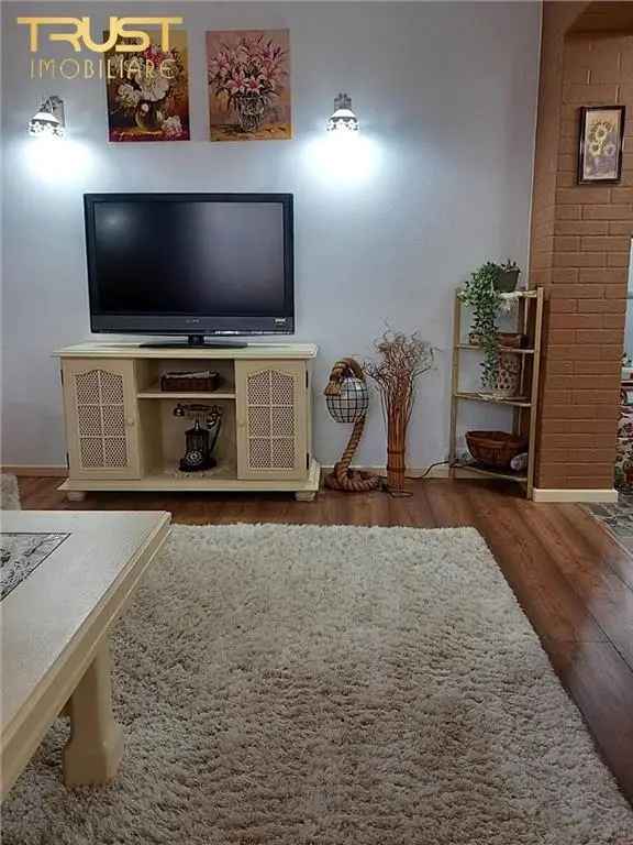 Inchiriere apartament decomandat 4 camere Bistrita Decebal cu loc de parcare