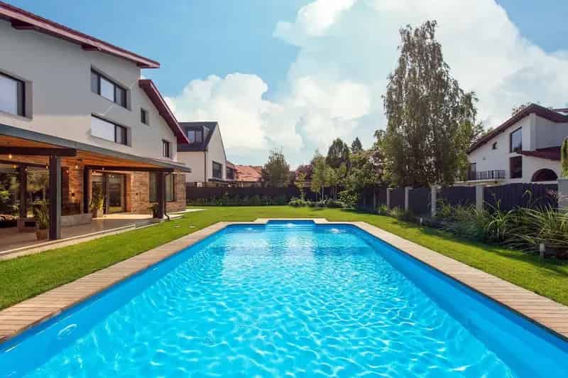 Vila Lux Pipea 1000mp Curte 350mp Mobila Moderna