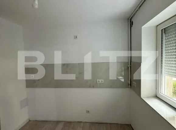 Apartament cu 3 Camere , 82 mp, Zona Strada Careiului