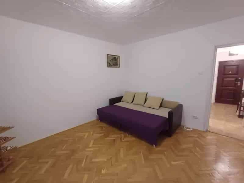 Garsoniera Unirii Natiunile Unite 32mp Etaj 3 Balcon Centrala