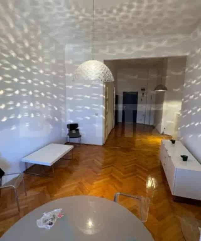 Apartament Ultracentral Oradea 70mp Renovata