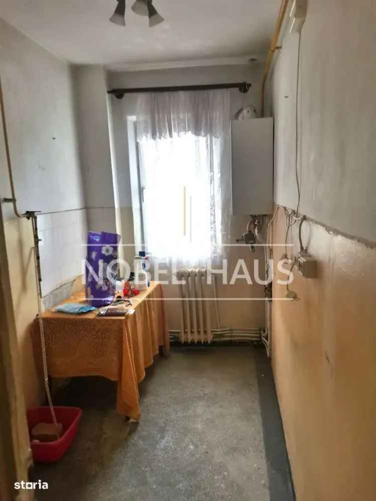 Vânzare apartamente 4 camere etaj 2 Cinema Victoria Bârlad