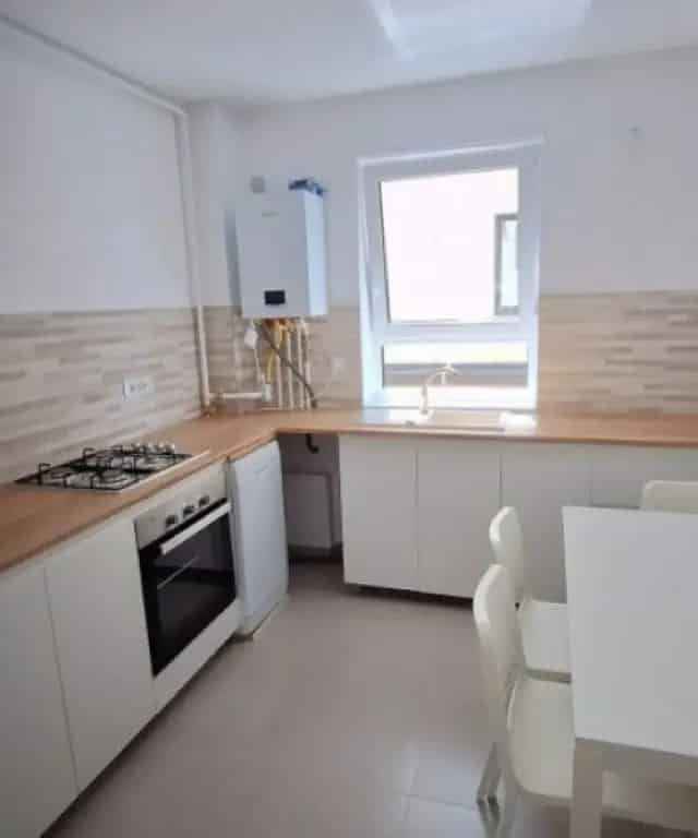 Apartament 3 camere Tractorul 72 mp Parter Pet Friendly