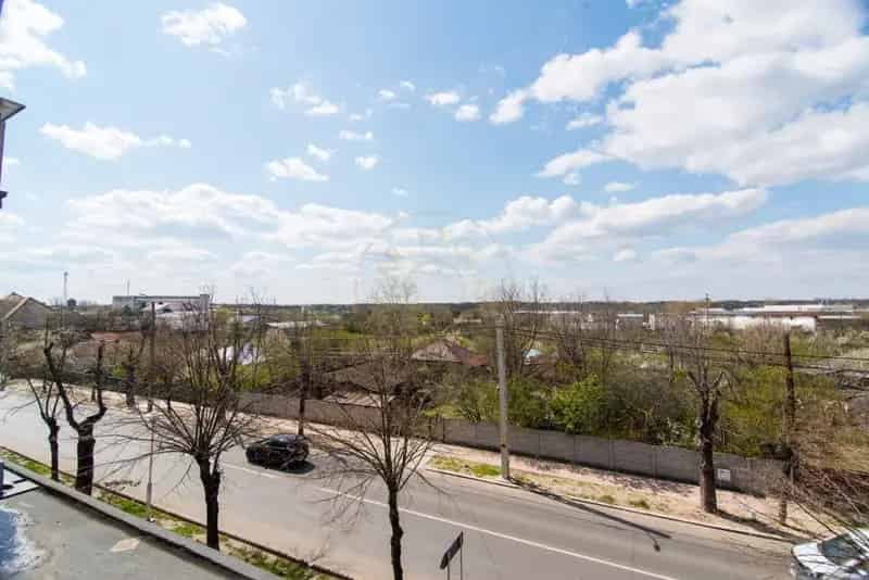 Apartament 4 camere decomandat Costesti