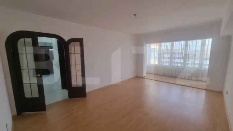 Vânzare apartament 3 camere decomandat Ultracentral Bacău