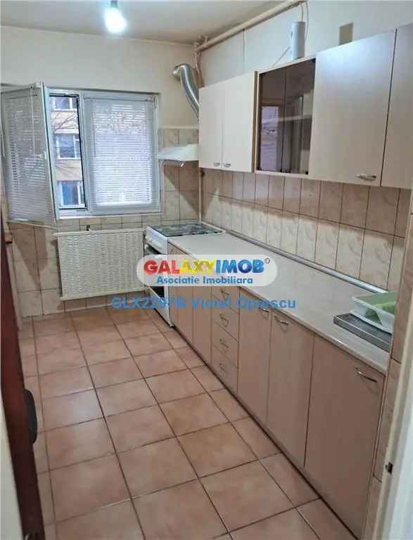 Apartament de vanzare 3 camere decomandat aproape de Arena Nationala