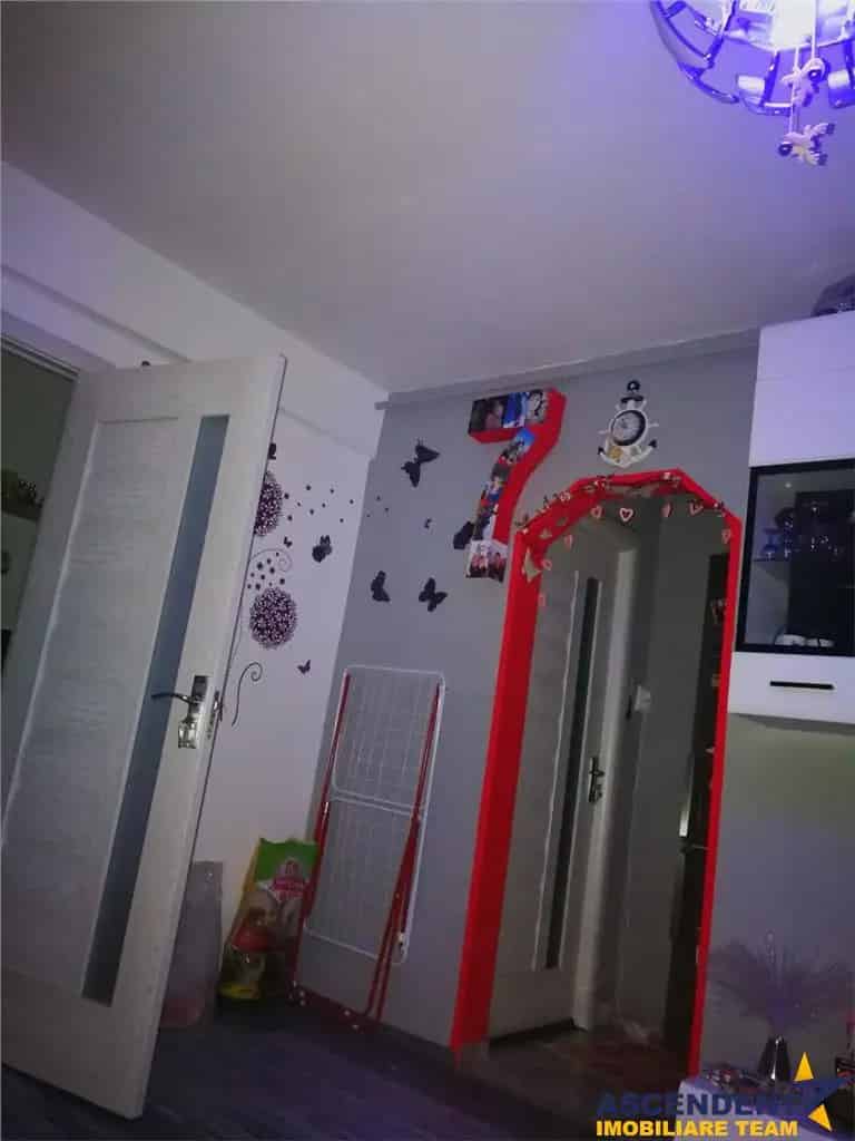 Apartament renovat 2 camere Bartolomeu