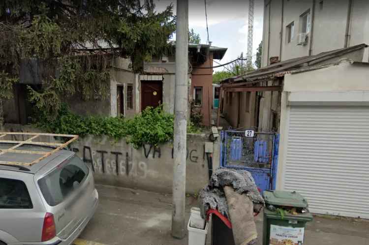 Cumpara casa cu garaj si anexa in Bucuresti, 400mp teren