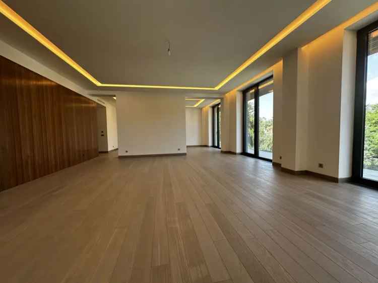 Penthouse de 4 Camere pe Bulevardul Kiseleff